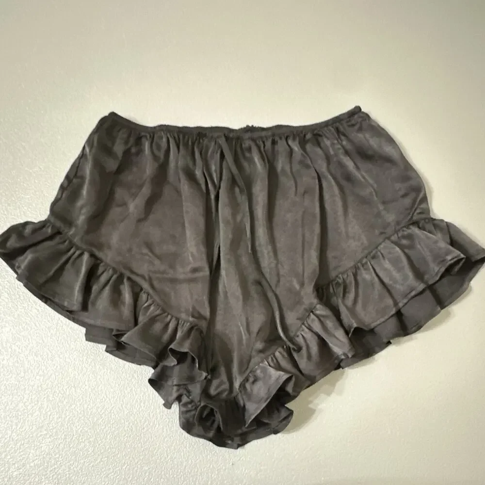 No Boundaries Women’s Black Silky-feel Ruffle Shorts Elastic Waist Size M